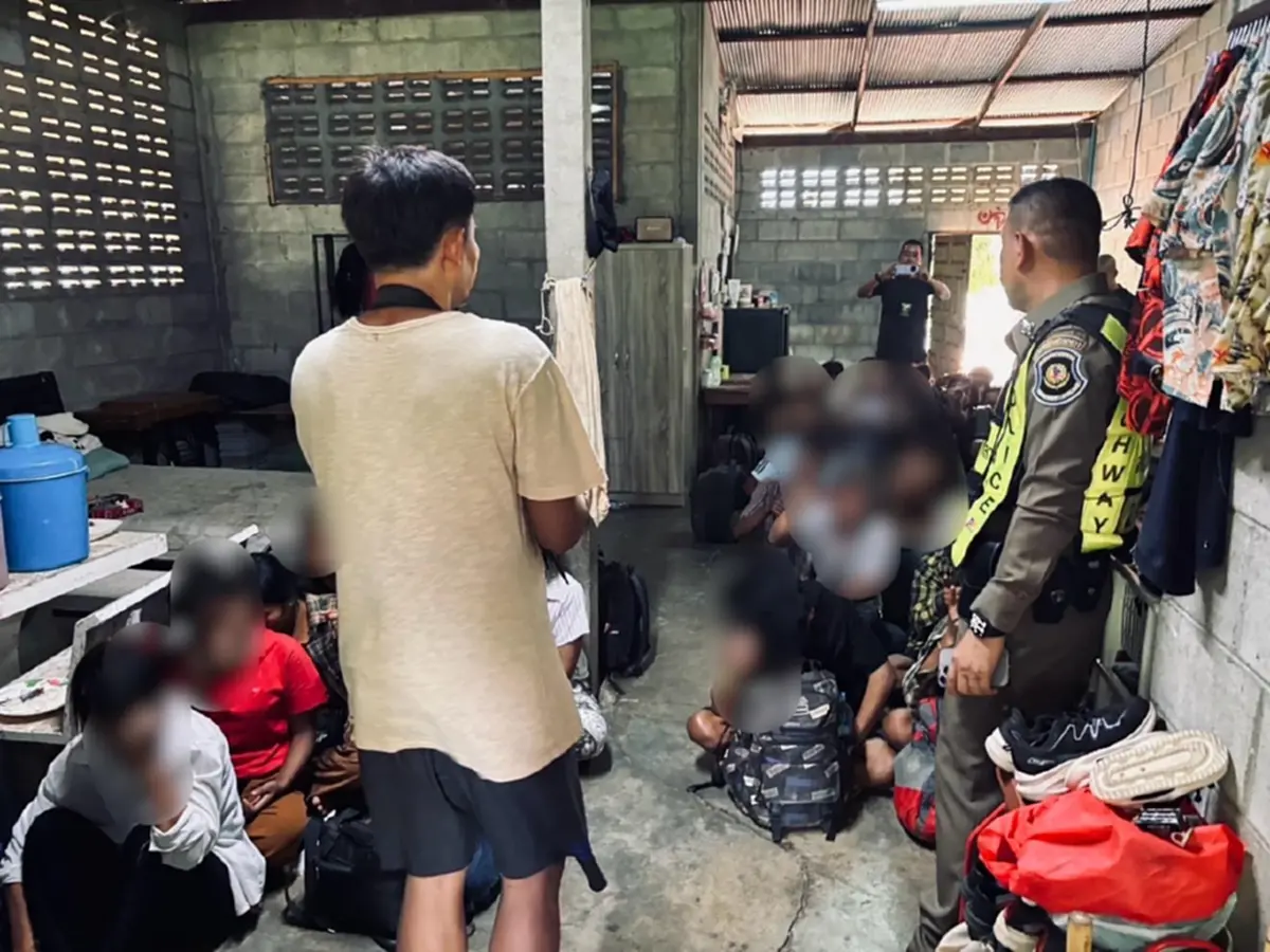 บุกทลายบ้านพักแรงงานเถื่อนกาญจนบุรี! อัดแน่นกว่า 40 คน