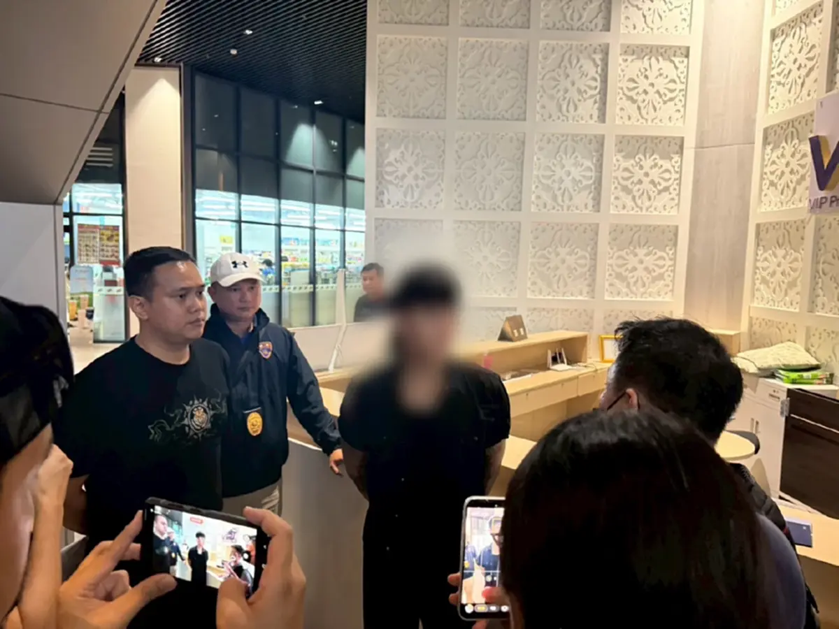 บุกจับผู้ต้องหา “หมายแดง INTERPOL” พร้อมยาไอซ์ คาคอนโด