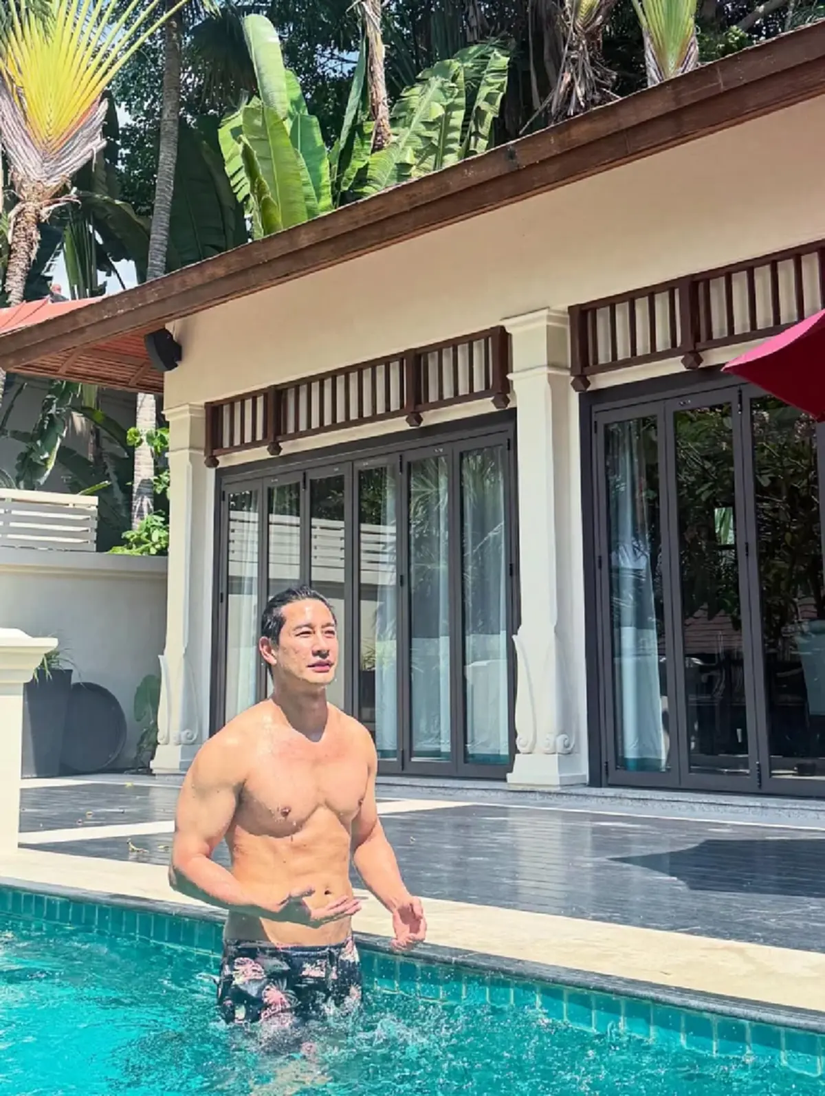 แซ่บเกินต้าน ป้อง ณวัฒน์ กุลรัตนรักษ์ โชว์ซิกแพก  ทำโซเชียลไฟลุก