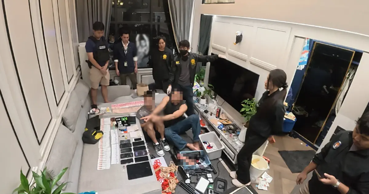 รวบ 2 หนุ่มจีน ดาว X สติหลุดแก้ผ้า ผวาทั้งคอนโด ค้นห้องยิ่งตกใจ