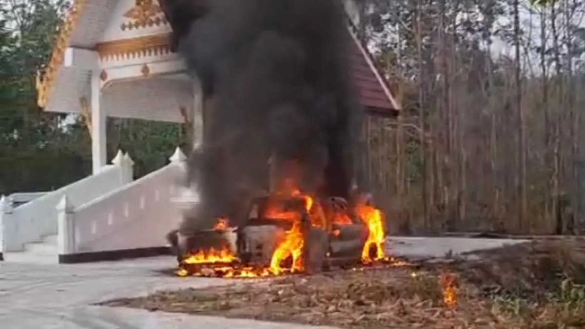 สลดลำปาง! ป้าวัย 64 ขับกระบะเข้าป่าช้า ก่อนรถไฟลุกคลอกเสียชีวิต