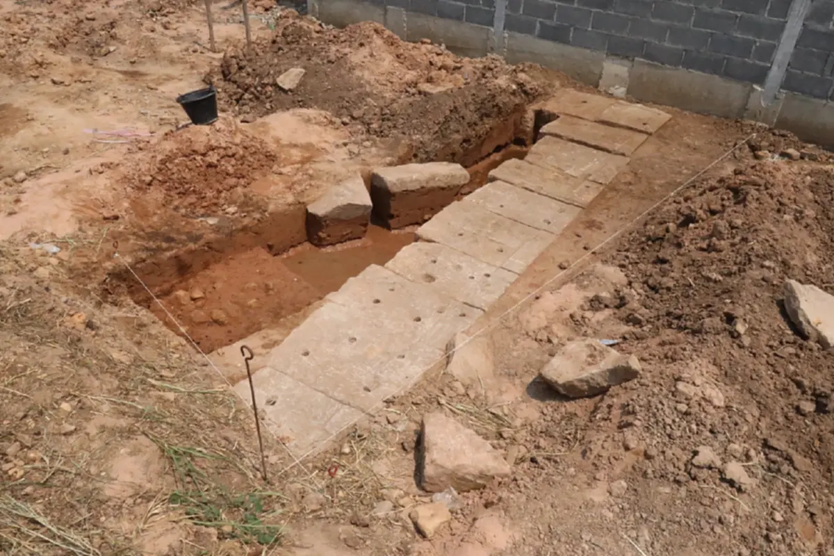 ขุดพบปราสาทขอมพันปีกลางเมืองโคราช ศิลปากรเร่งตรวจสอบ