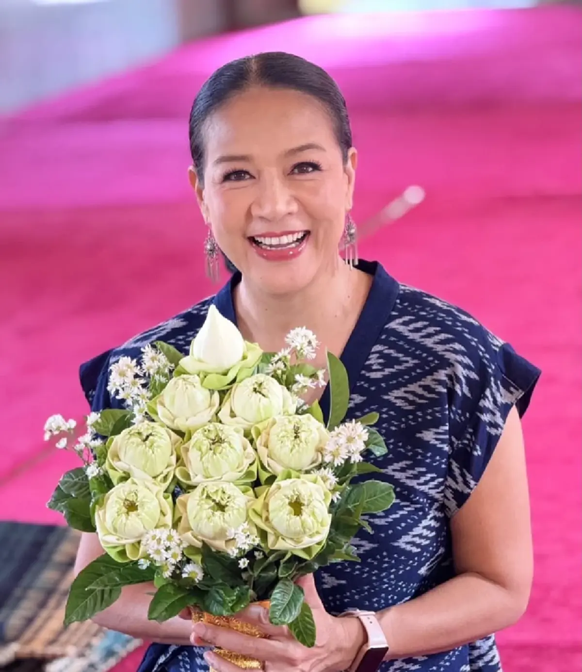 วิถีบ้านสวน กบ ปภัสรา  โชว์รถสีเขียวสุดคิวต์ เลขทะเบียนสวย 