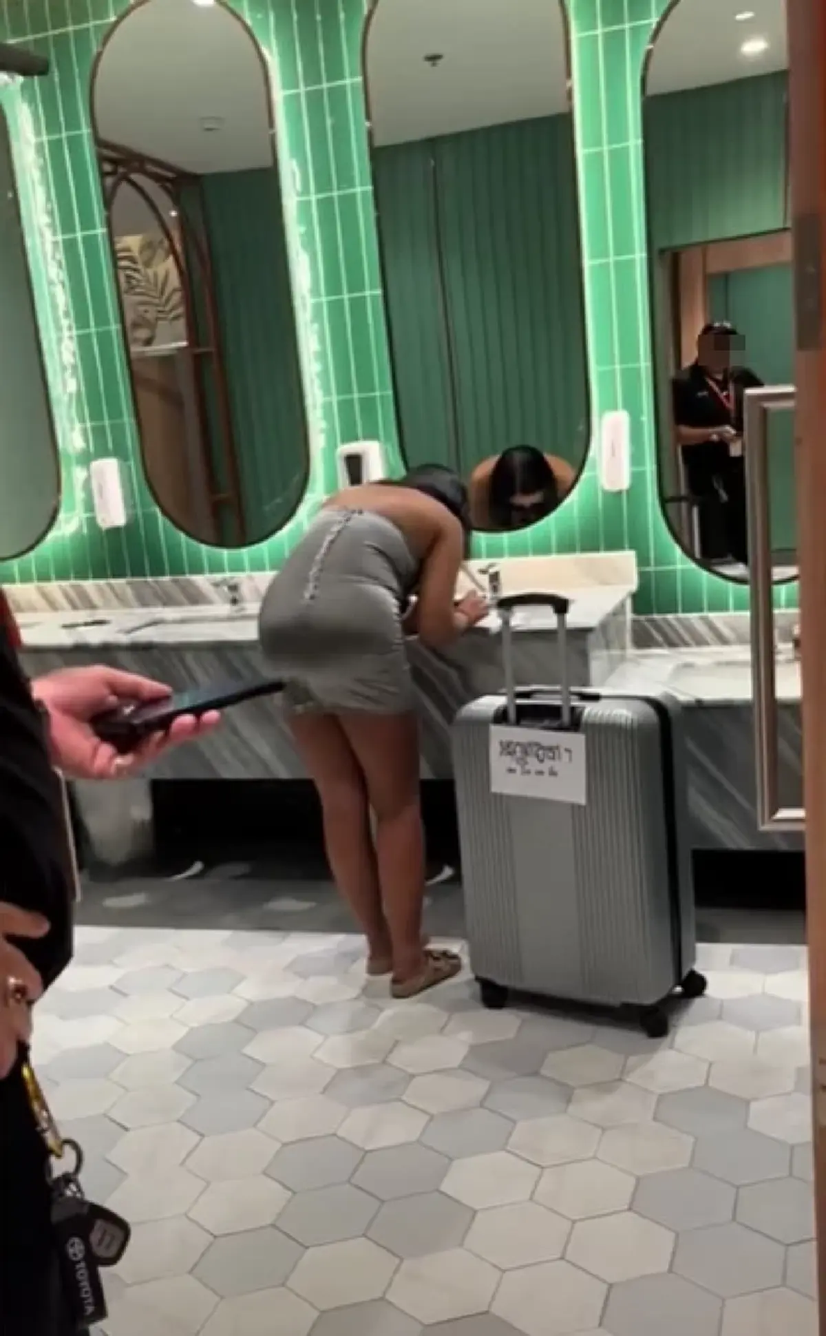 โอละพ่อ คดีพลิก สาวเขียนติดกระเป๋าด่าคนไทย ที่แท้ไม่ใช่เขมร