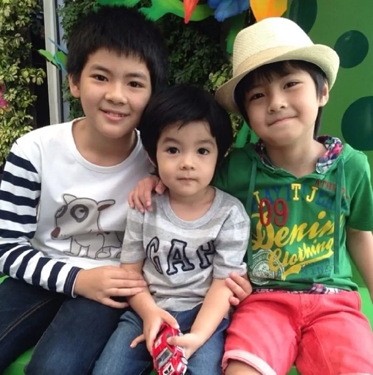  “น้องเมลิค” วันเฉลิมทองเนื้อเก้า ออร่าพระเอกพุ่ง แฟนคลับฮือฮา