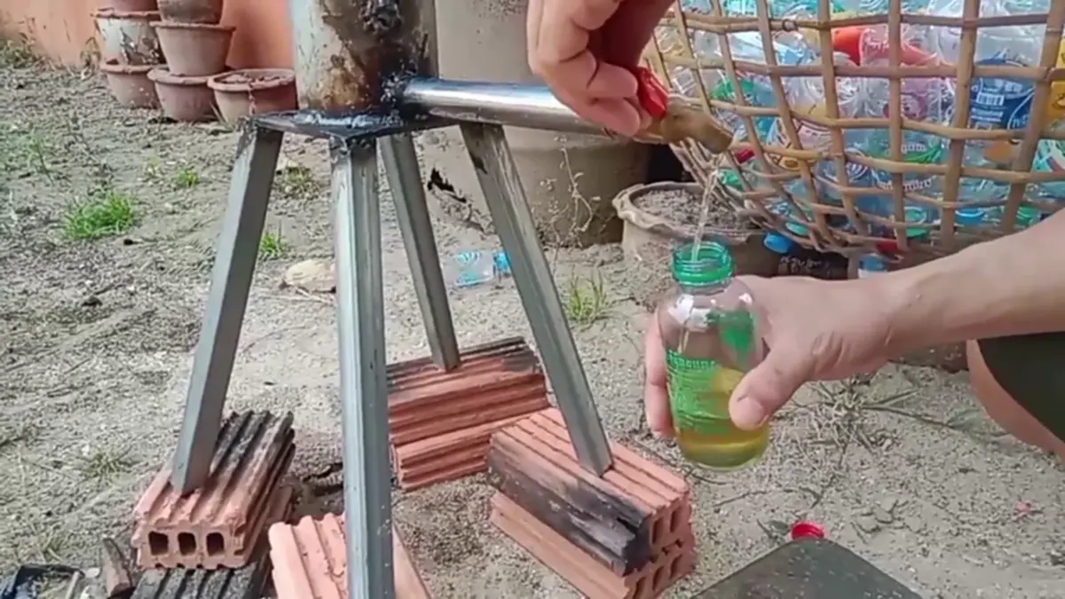 วัดลำปางไอเดียเจ๋ง แปรรูปขยะพลาสติกเป็นน้ำมันใช้เอง