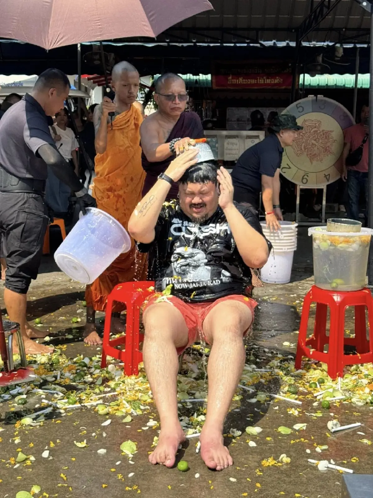 อินฟลูดัง อาบน้ำมนต์หวังล้างอาถรรพ์ จับตาผลลัพธ์ที่จะเกิดขึ้น