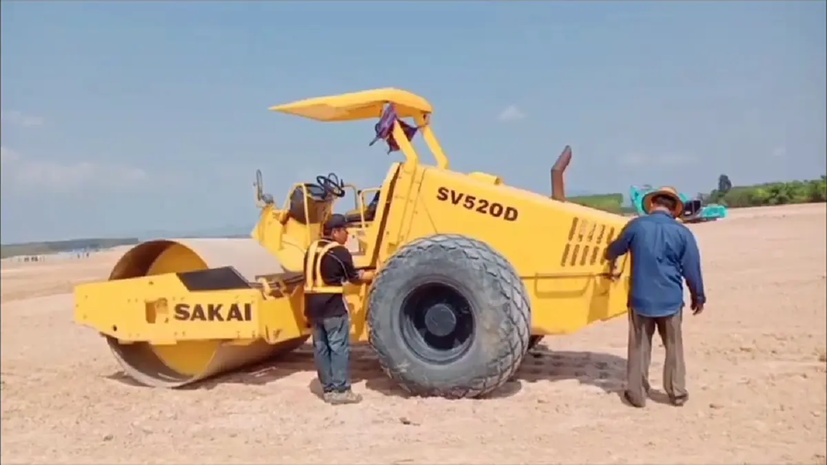 โจรระบาด! บุกไซต์งานบ้านค่ายดูดน้ำมัน-ฉกแบตเตอรี่รถบด