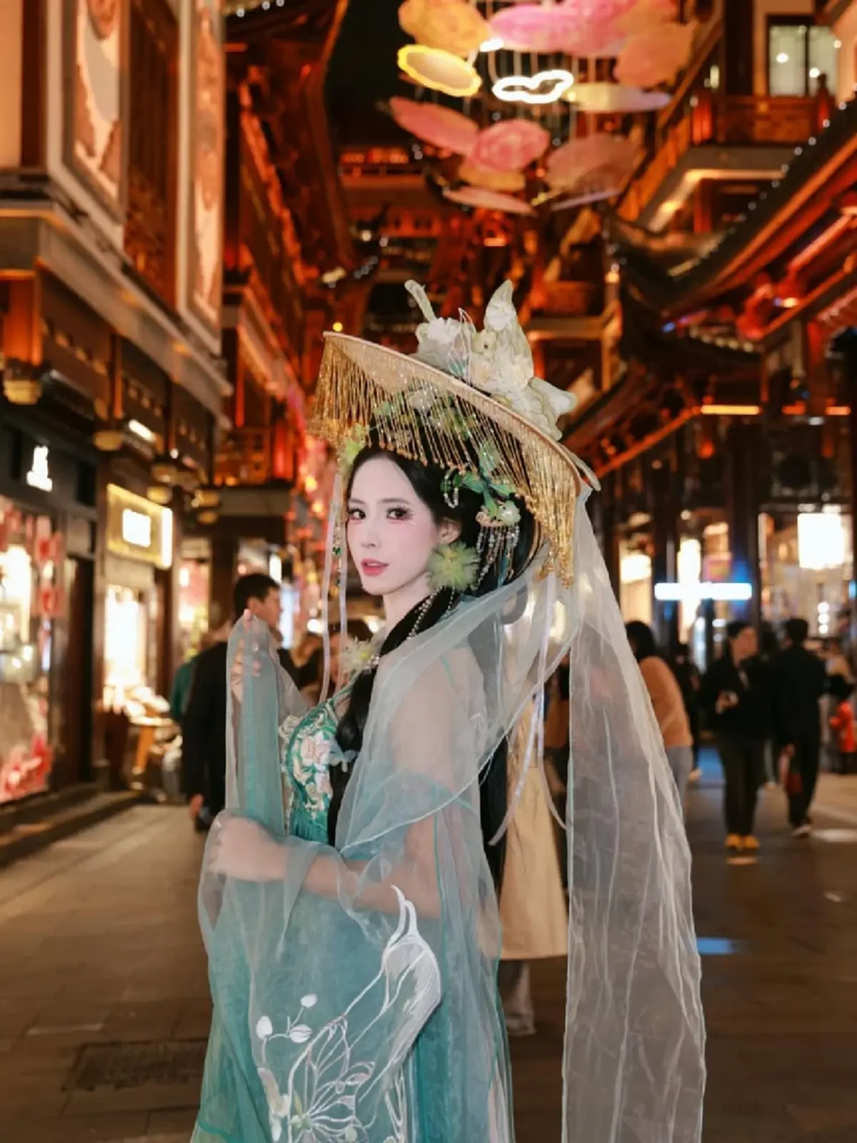 เกือบจำแทบไม่ได้ ใบหม่อน กิตติยา แปลงโฉมลุคสาวจีนอลังการ  