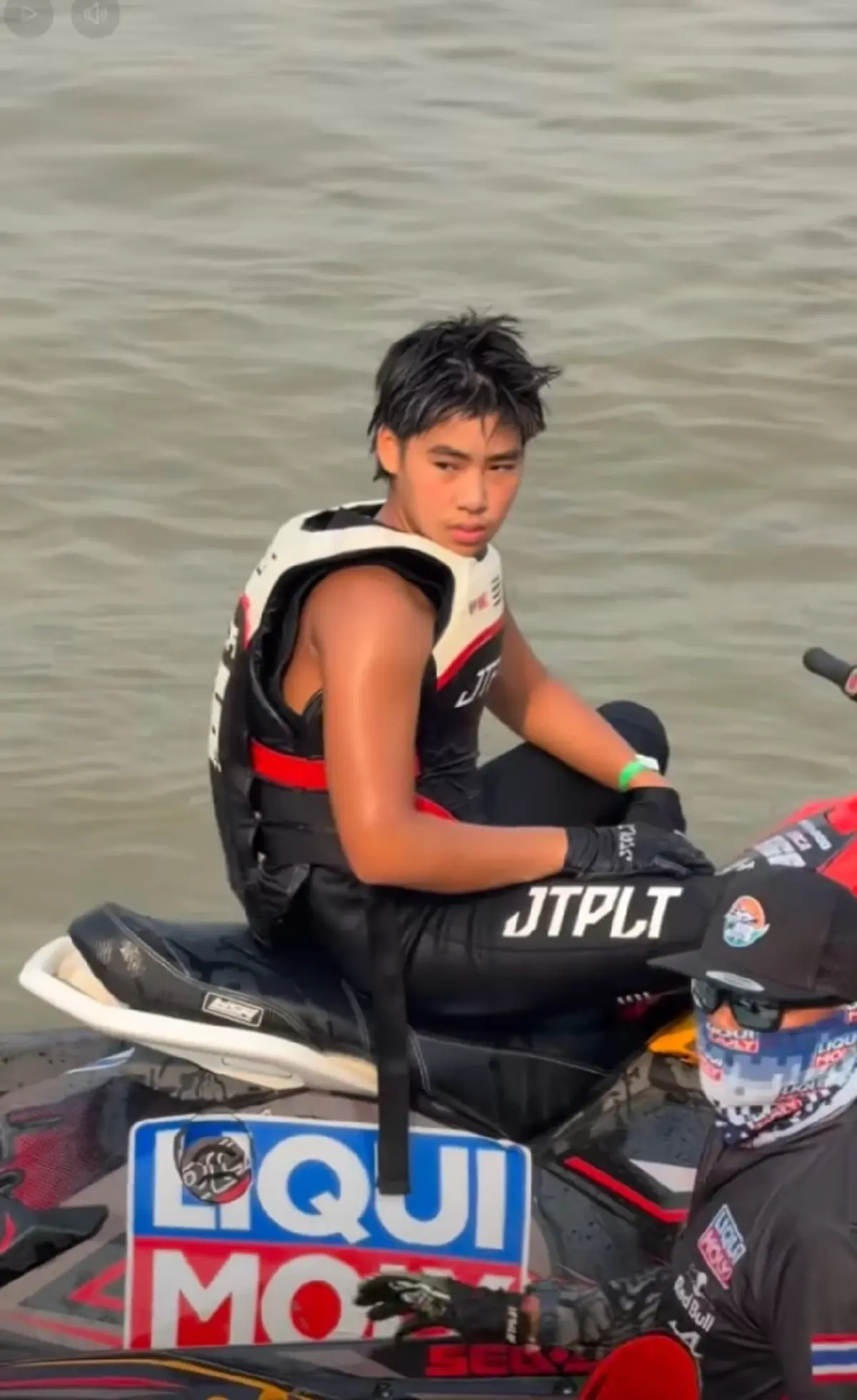 “เปิ้ล นาคร” ฟาดเกรียนคีย์บอร์ด ปมคอมเมนต์แรงถึงลูกชาย