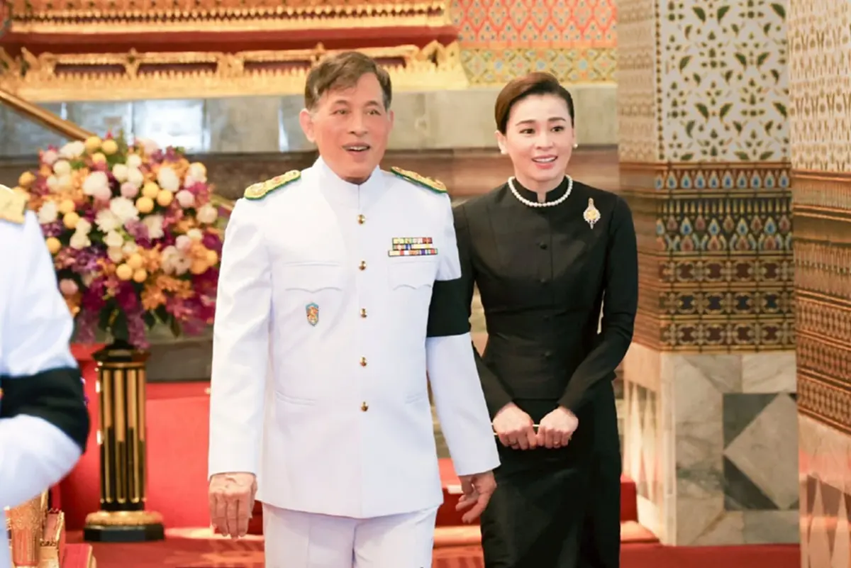 ทะเบียนรถพระที่นั่ง ในหลวง-พระราชินี เสด็จฯพระราชพิธีสงกรานต์