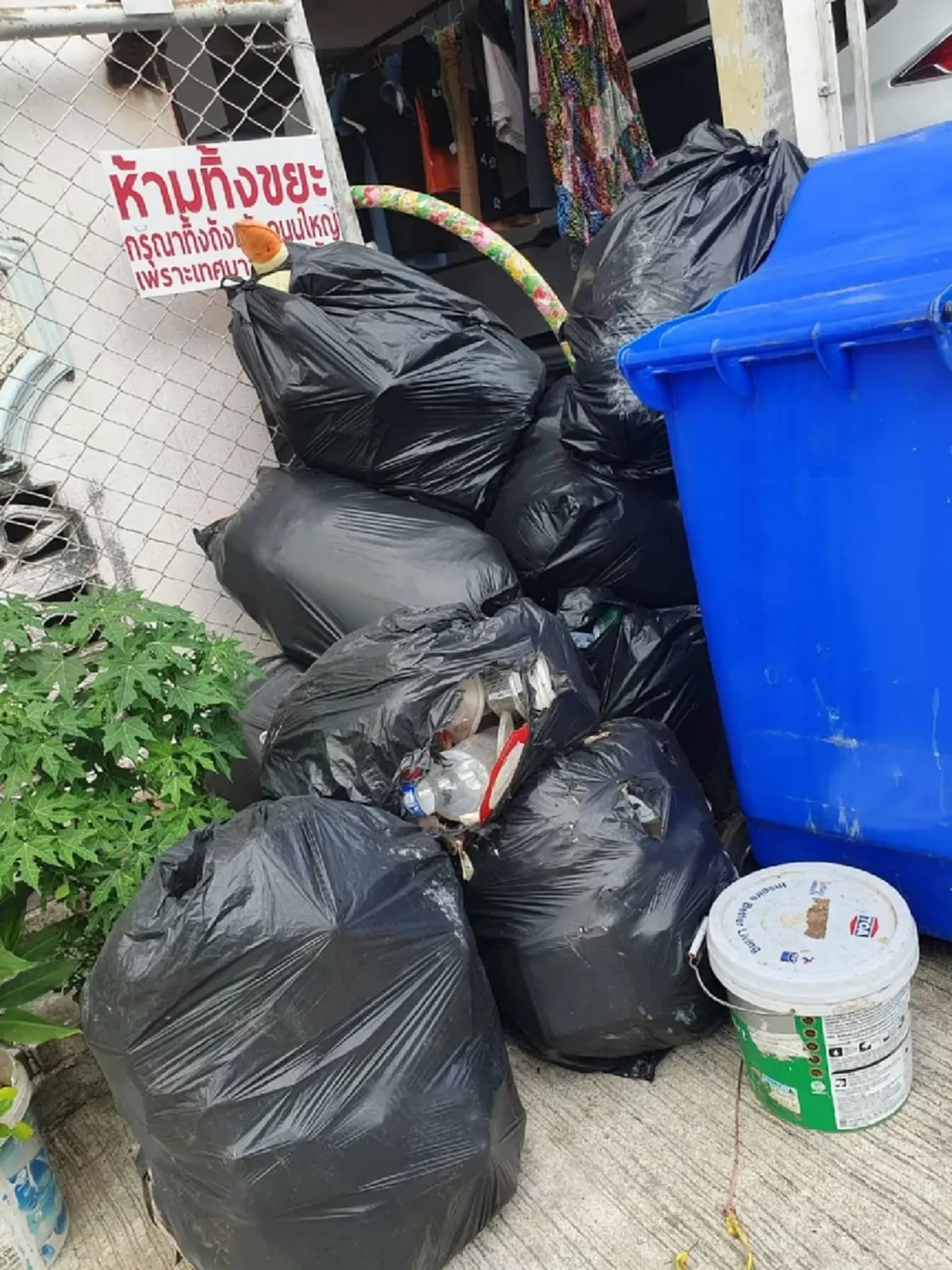 แฉผู้เช่ามหาภัยทิ้งขยะท่วมห้องนอน เจ้าของสุดทนโพสต์ประจาน