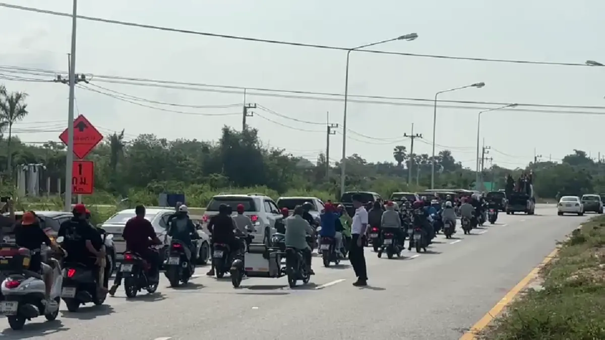 ชาวบ้านบุกสนามบินอู่ตะเภา ทวงเงินเยียวยามลพิษ ขีดเส้น 30 วัน