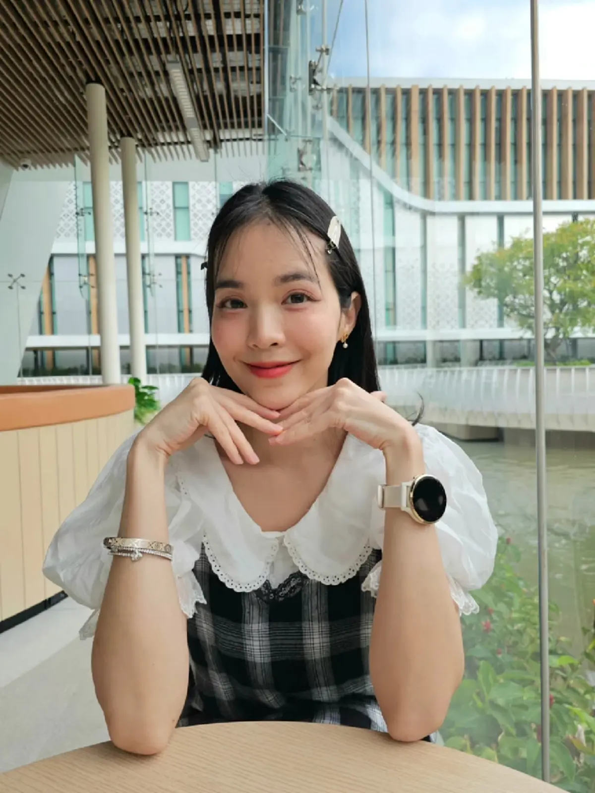 ผวากลางดึก"บัว สโรชา"เจอชายชุดดำปีนเข้าบ้าน พกน้ำอัดลมขวดใหญ่