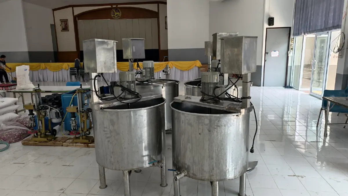 หนองคายทลายโรงงานยาแก้ไอปลอม ยึดของกลางกว่า 5.5 ล้านบาท