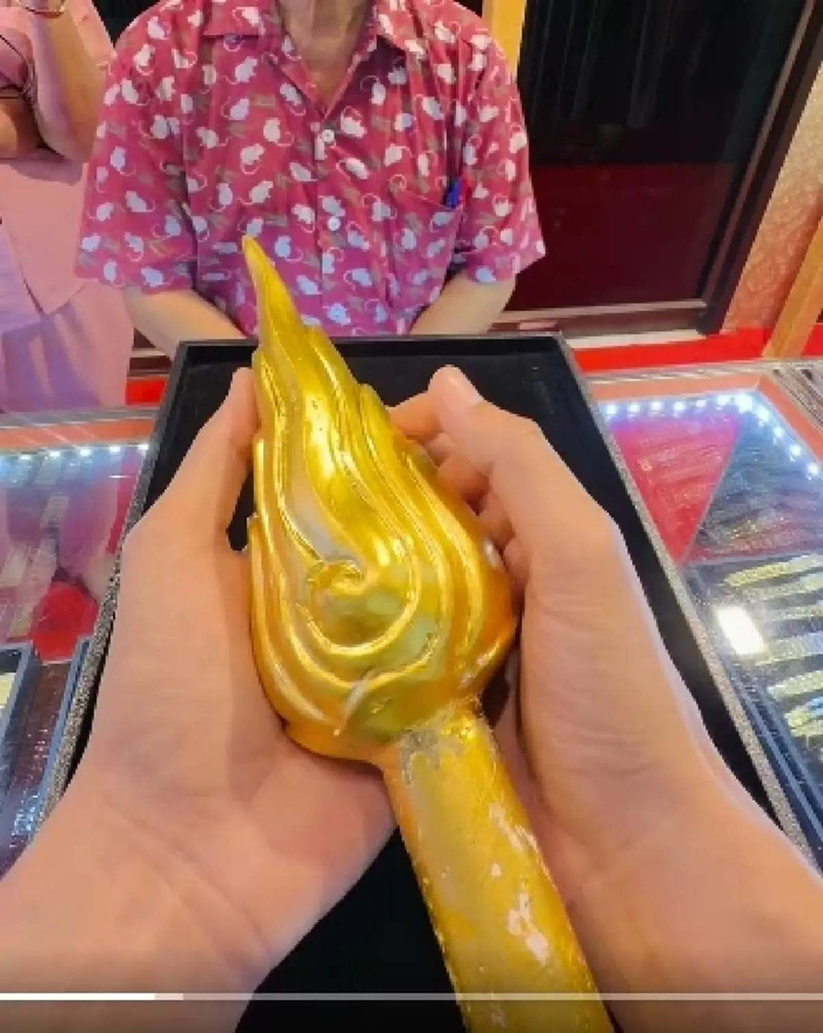 ร่วมบุญหล่อ พระเกศทองคำ เกือบ 50 บาท นำมาตรวจเจอความจริงสะเทือน