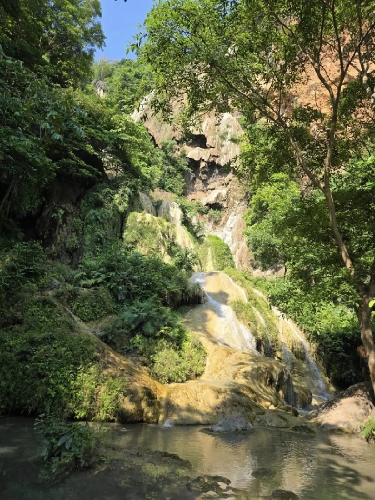 อุทยานฯ เอราวัณ เปิดเที่ยว-พักแรมแล้ววันนี้ หลังไฟป่าคลี่คลาย