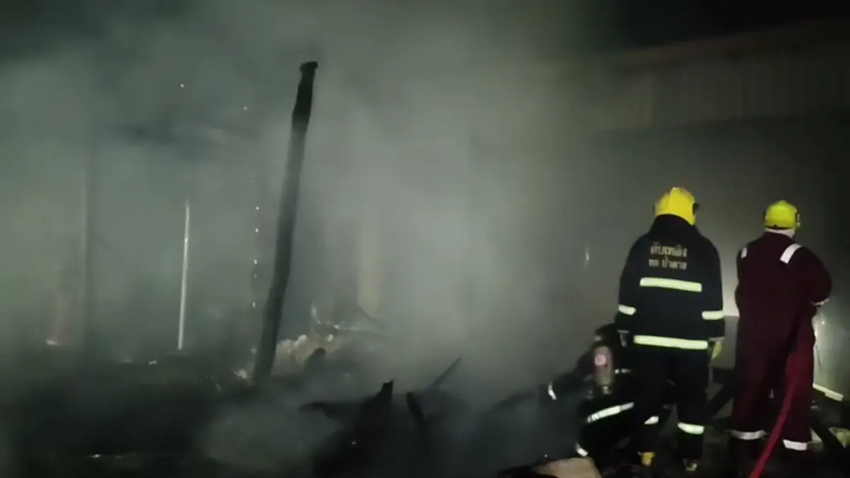 รวบหนุ่มหลอนยาเผาบ้านลามชุมชนลพบุรี ชาวบ้านอพยพวุ่น