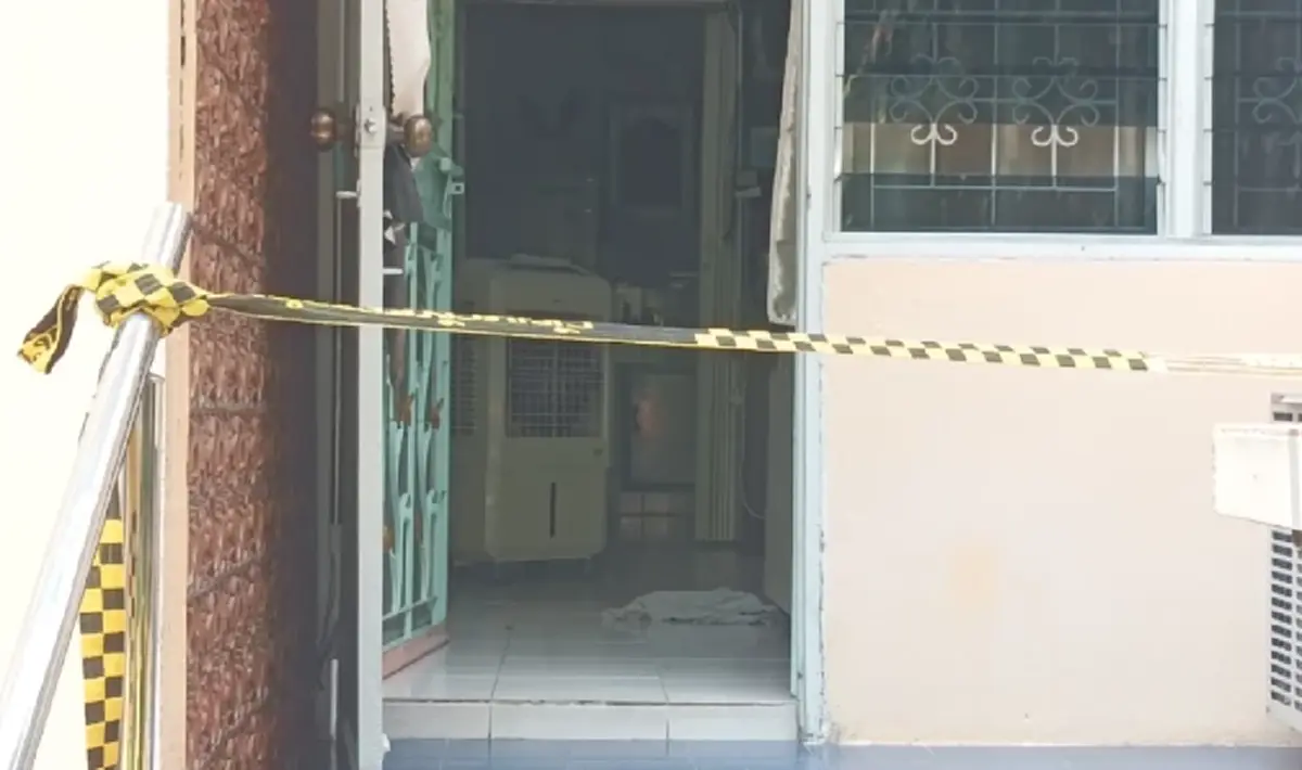 ยิ่งเศร้า รู้อาชีพลูกสาวคนโต เป็นเสาหลักครอบครัวดูแลแม่ - น้อง