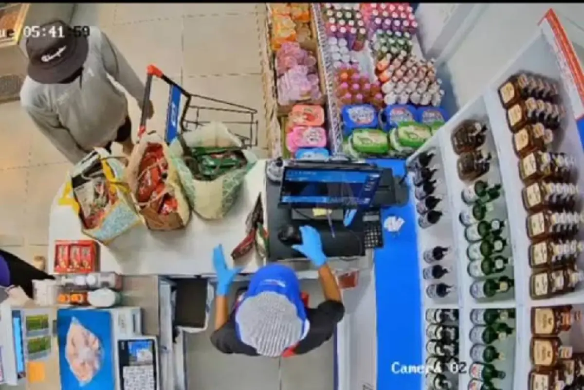 ล่าโจรชายหญิงข้ามอำเภอฉกของห้างสะดวกซื้อชัยภูมิ 2 สาขาซ้อน