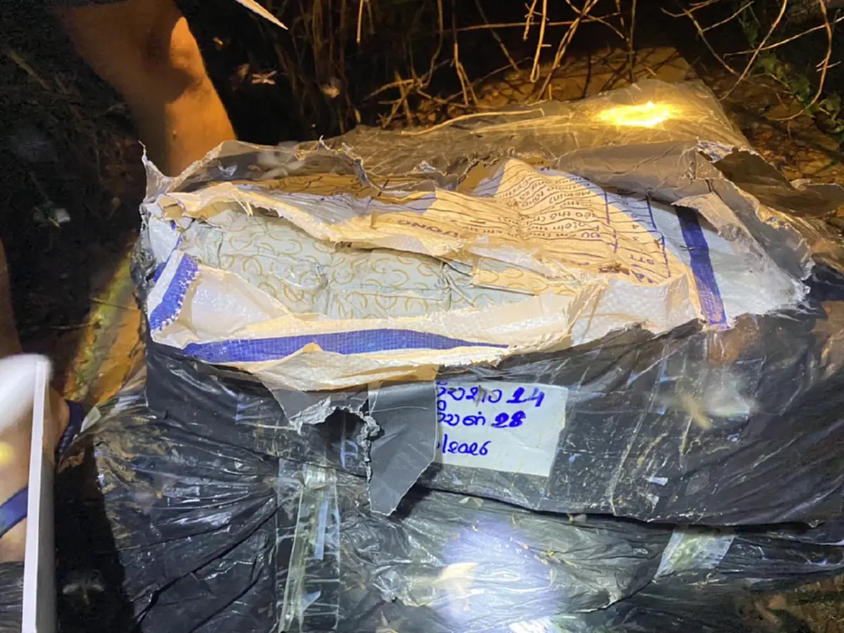 สกัดไอซ์เกรดพรีเมียม ลอตใหญ่ริมโขง ยึดได้เกือบครึ่งตัน