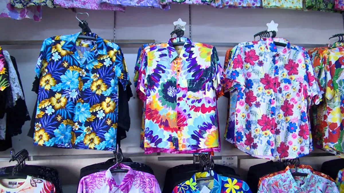 สงกรานต์คึกคัก! แห่ซื้อ "เสื้อลายดอก" รับเทศกาล ร้านค้าตรึงราคา