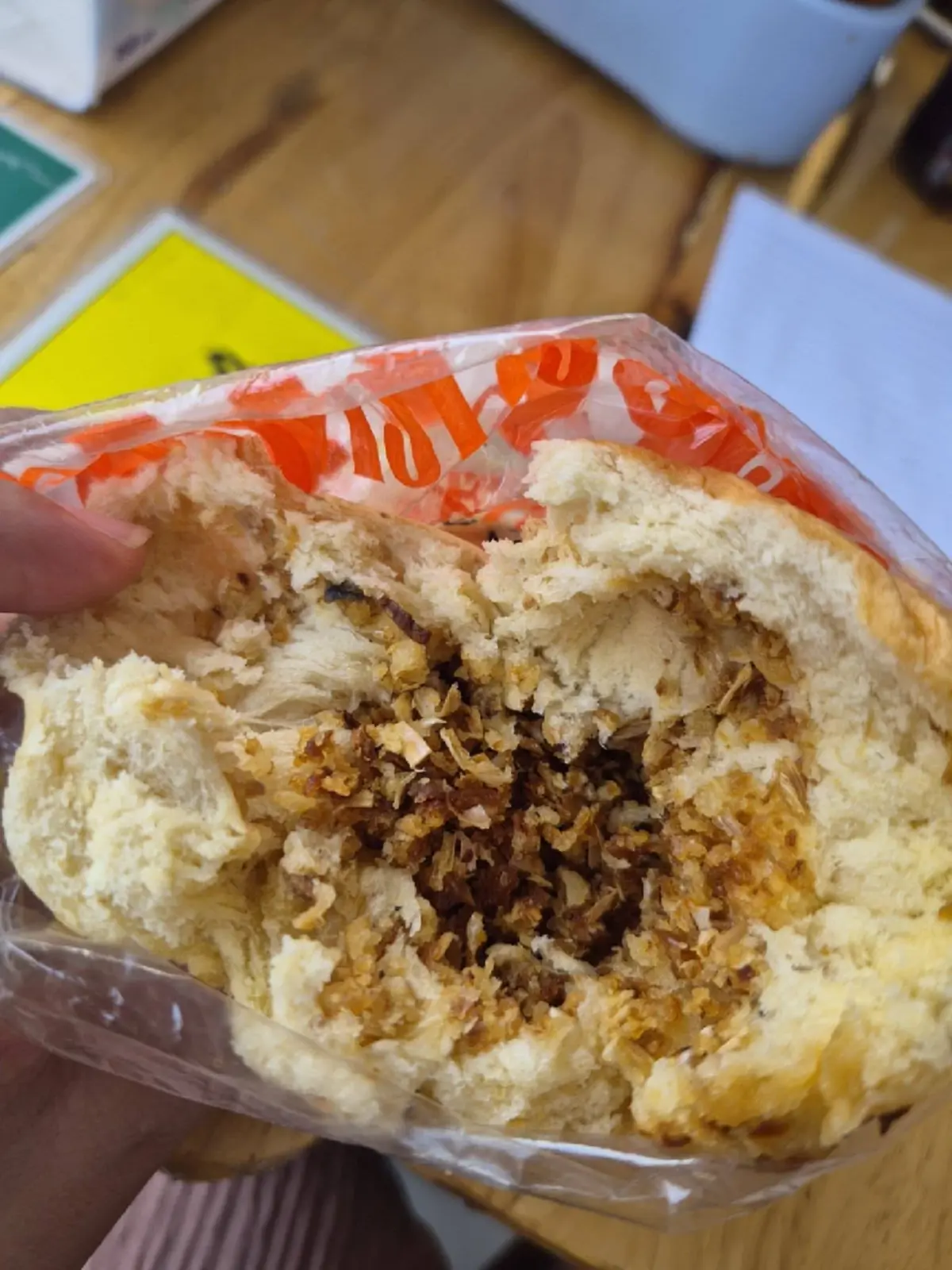 เปิดโลกเบเกอรี่ สาวเผยภาพ "ขนมปังกระเทียม" แบบใหม่ เจอแบบนี้มีงง