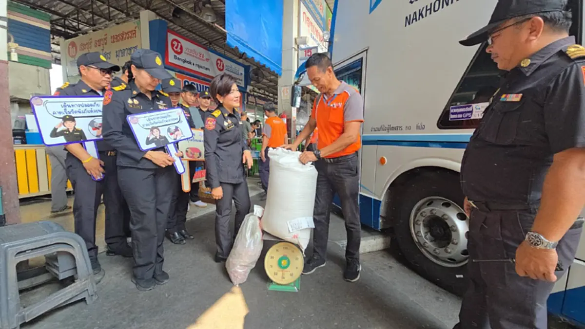 บขส. โคราชคนแน่น! ขนส่งยันมีรถเพียงพอส่งคนกลับกรุง 24 ชม.