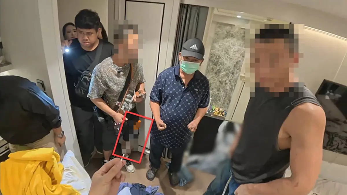 รวบ 2 หนุ่มจีน ดาว X สติหลุดแก้ผ้า ผวาทั้งคอนโด ค้นห้องยิ่งตกใจ