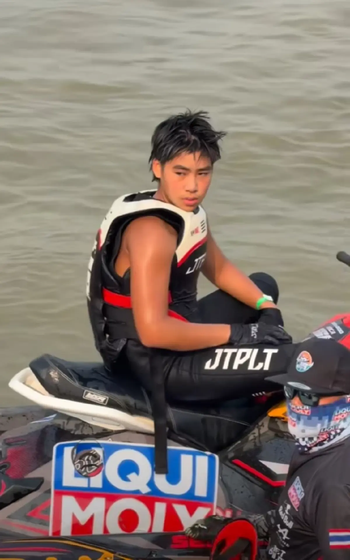 “เปิ้ล นาคร” ฟาดเกรียนคีย์บอร์ด ปมคอมเมนต์แรงถึงลูกชาย