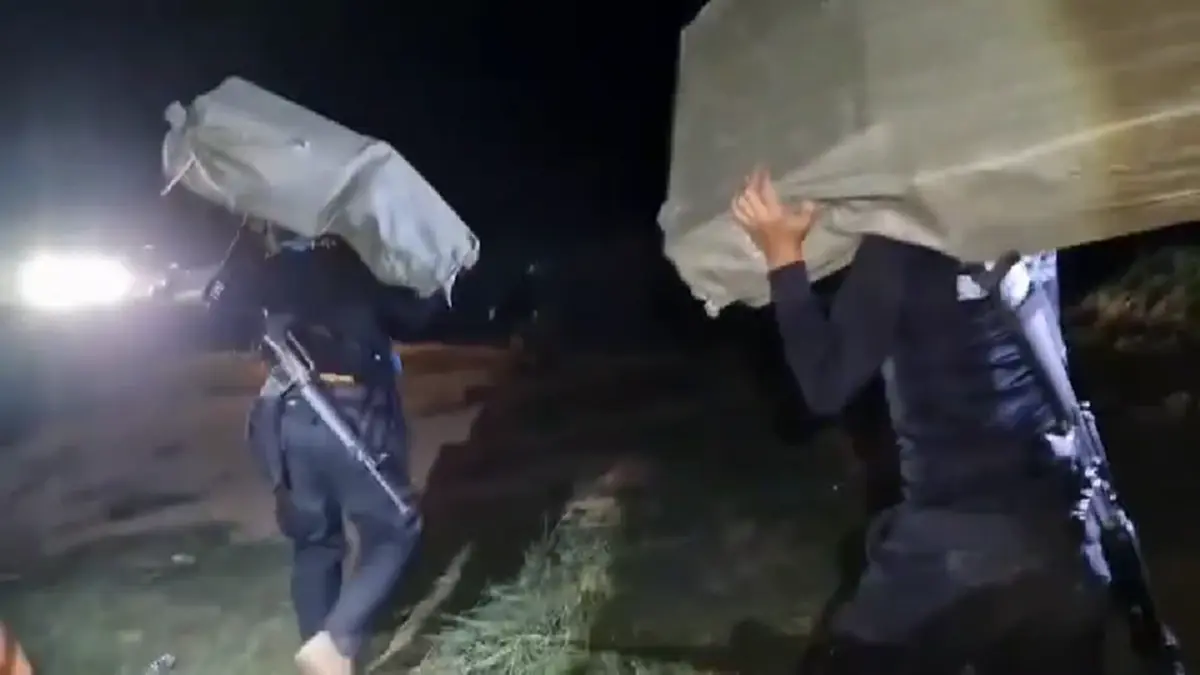 ซุ่มจับบุหรี่หนีภาษีลอตใหญ่ริมโขง ยึดของกลางกว่า 1.8 หมื่นซอง