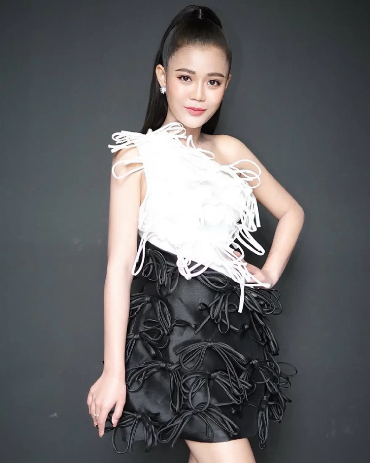 ลำไย ไหทองคำ ซบไหล่หนุ่มกล้ามแน่น ลุ้นเปิดตัวรักใหม่?