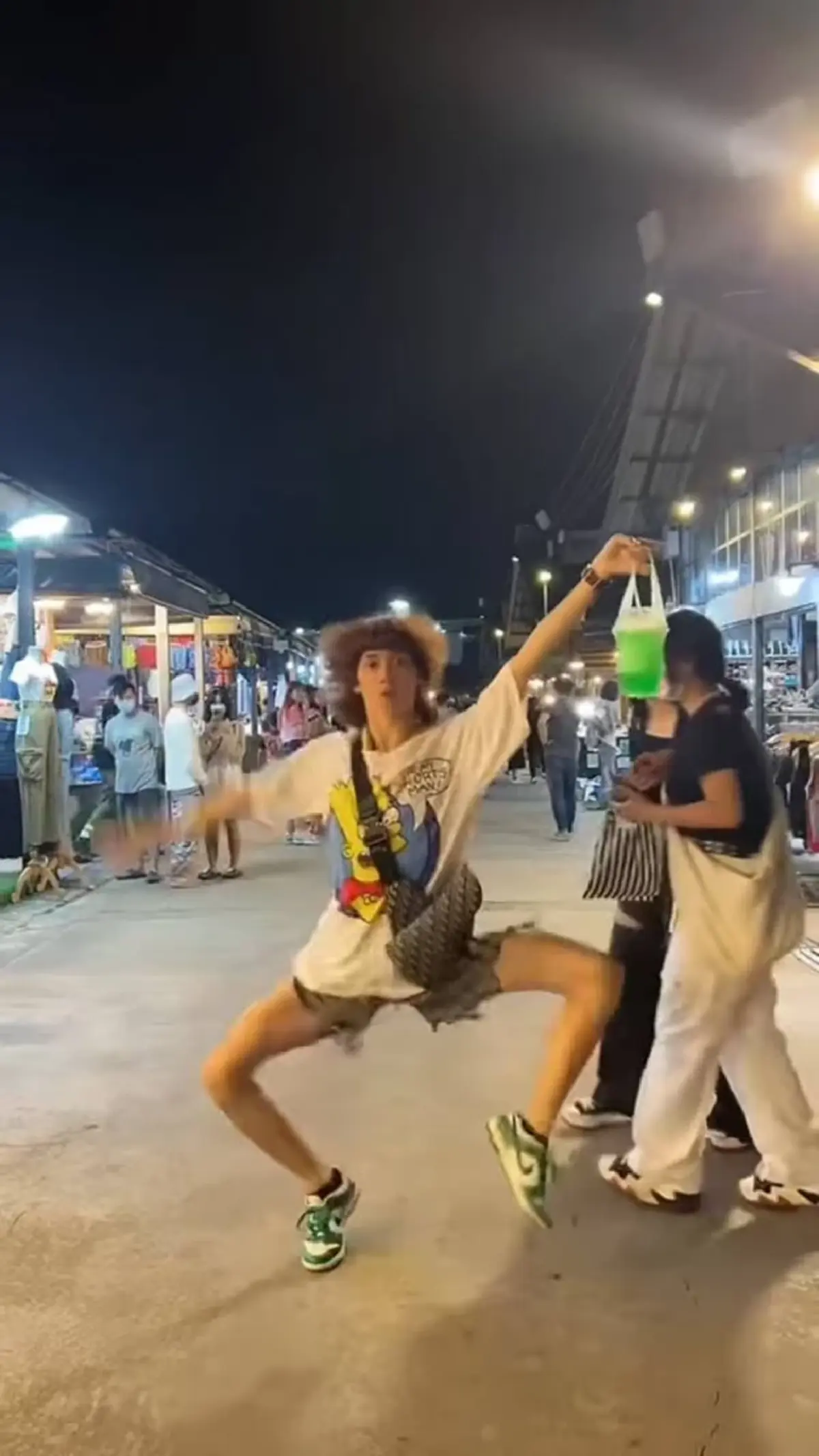 อินฟลูดังติดหนี้ 20 ล้าน ไม่ถึงปีชีวิตพัง เคยใส่ทองวันนี้ขายหมด