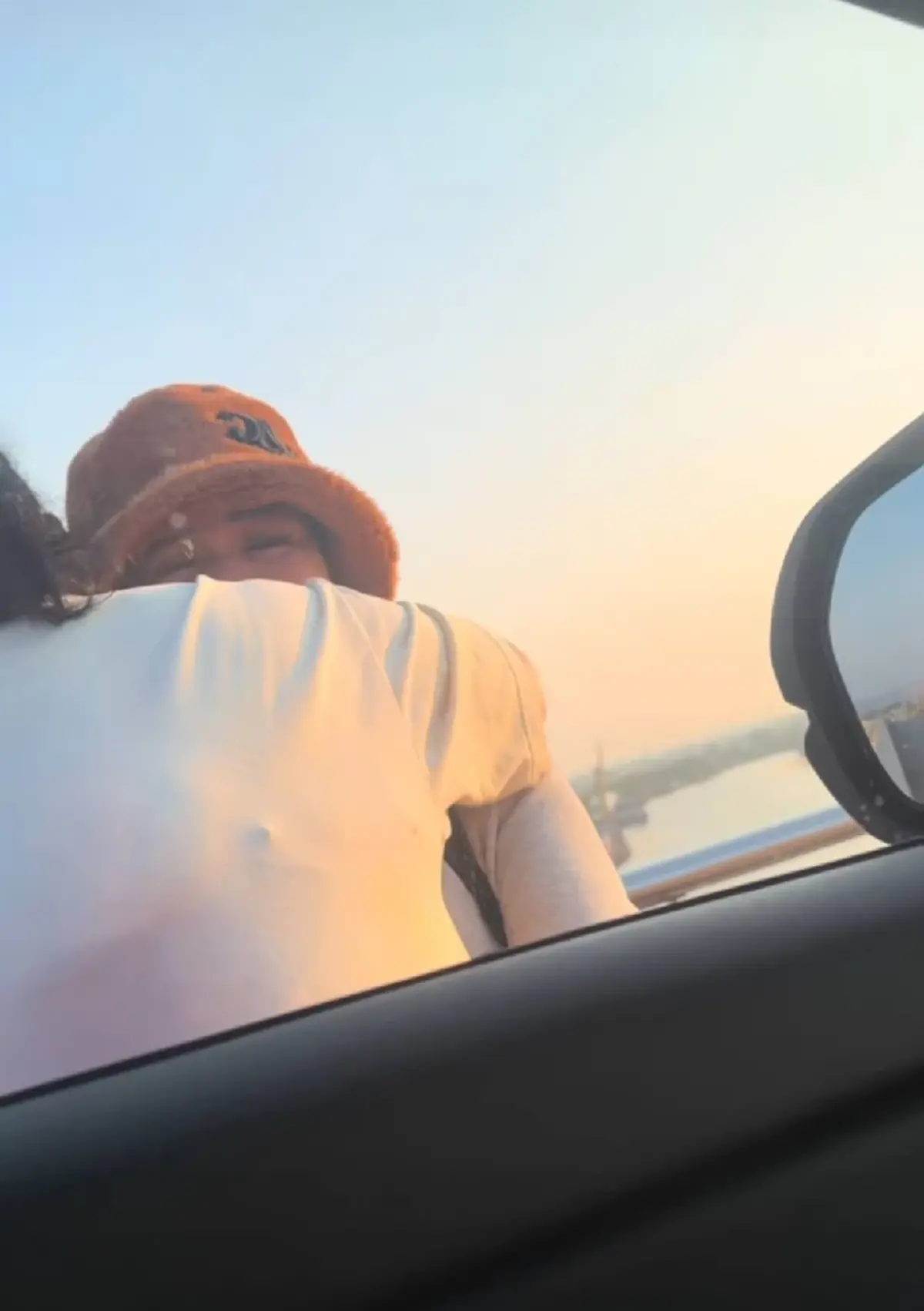 นาทีชีวิต แม่ลูกฮีโร่ ช่วยสาวกลางสะพาน ก่อนเกิดเหตุไม่คาดคิด