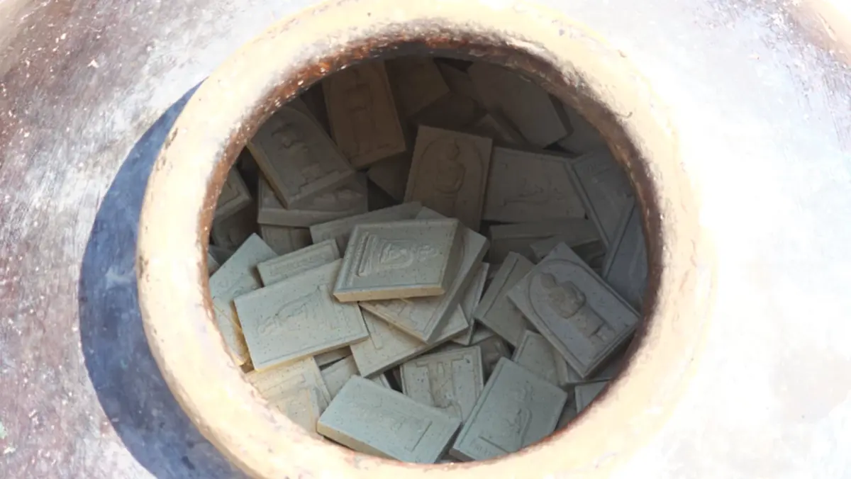 แห่ส่องเลข! วัดกลางคลองข่อยอัญเชิญ "สมเด็จโตปางเทศนาธรรม"