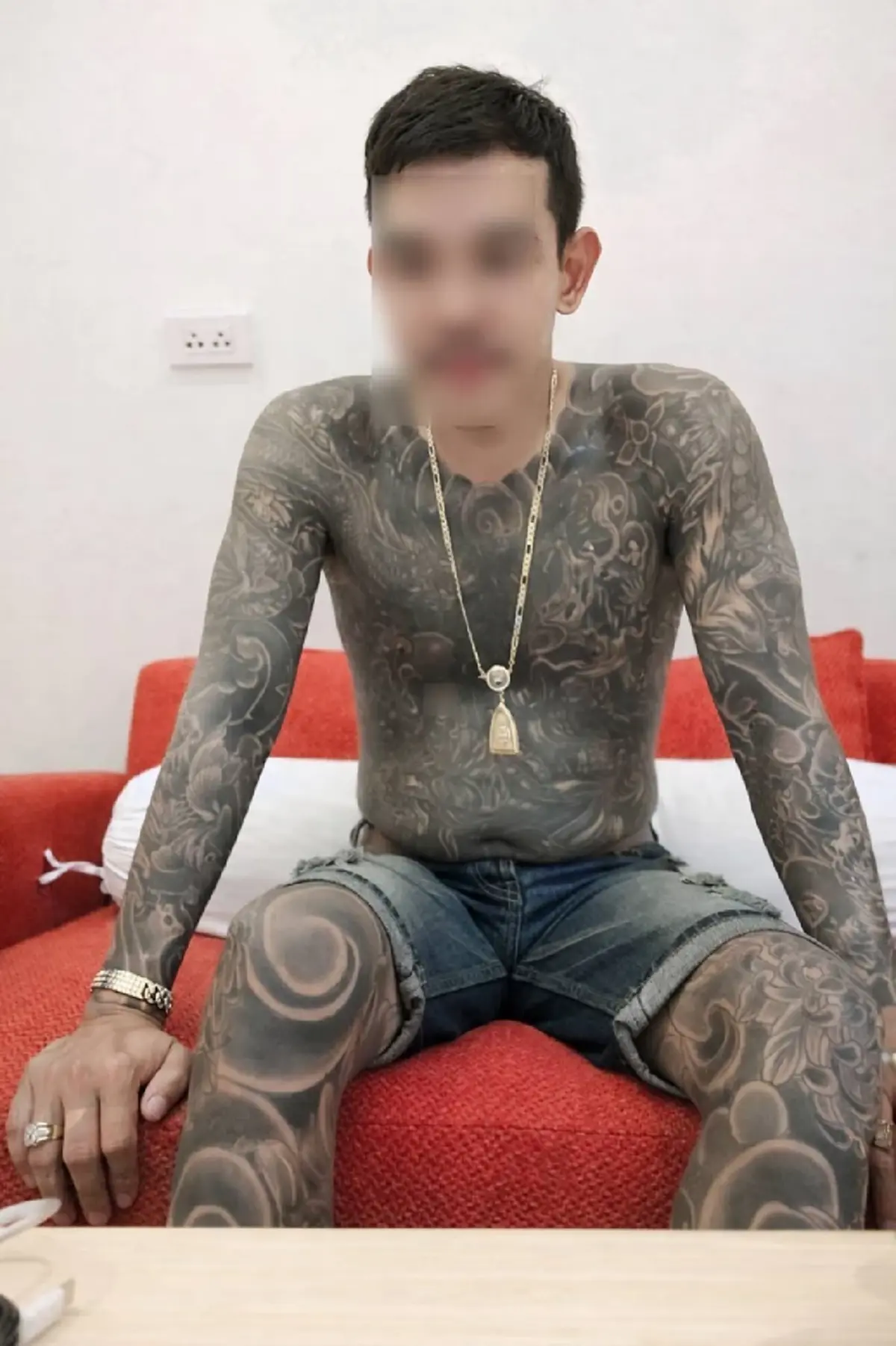 แฉวีรกรรม "เสี่ยต่อ ศรีราชา" คนดัง TikTok  ลวงรักหลอกเงินสาวนับสิบ