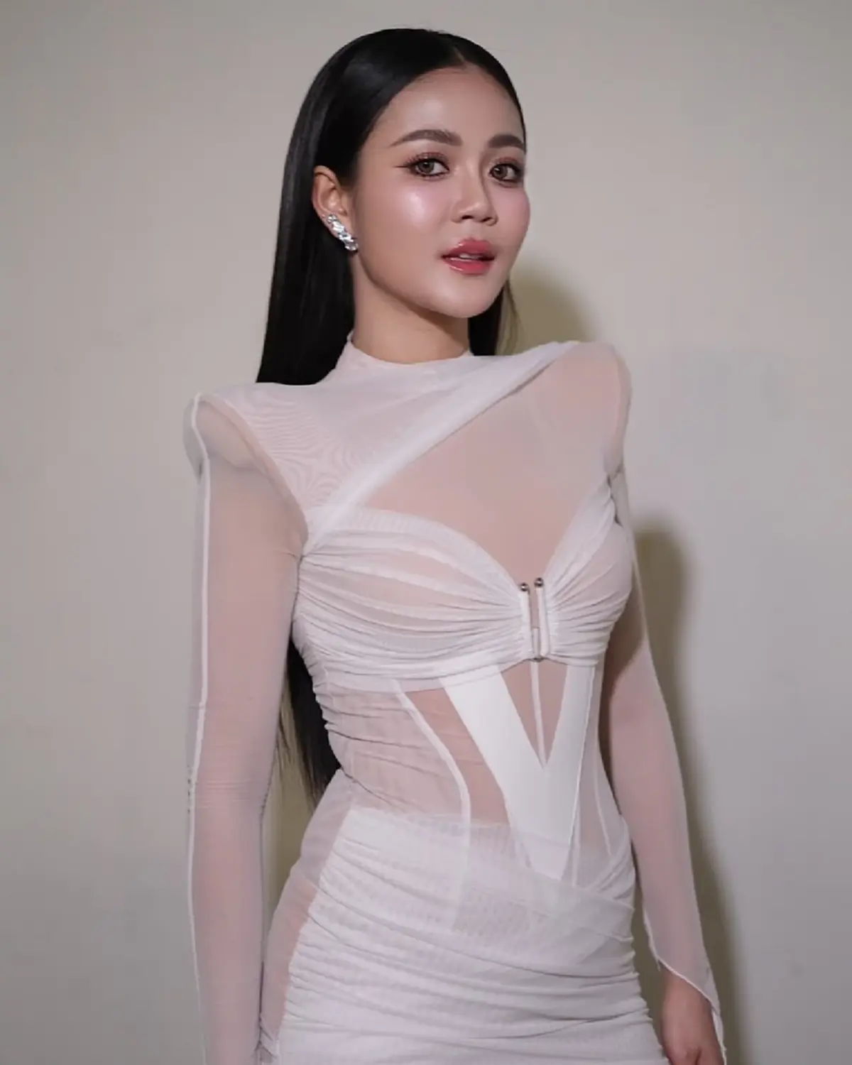 เอ๊ะยังไง กัปตันช้าง ลงสตอรี่หวานคู่ ลำไย ไหทองคำ แห่สงสัยสถานะ