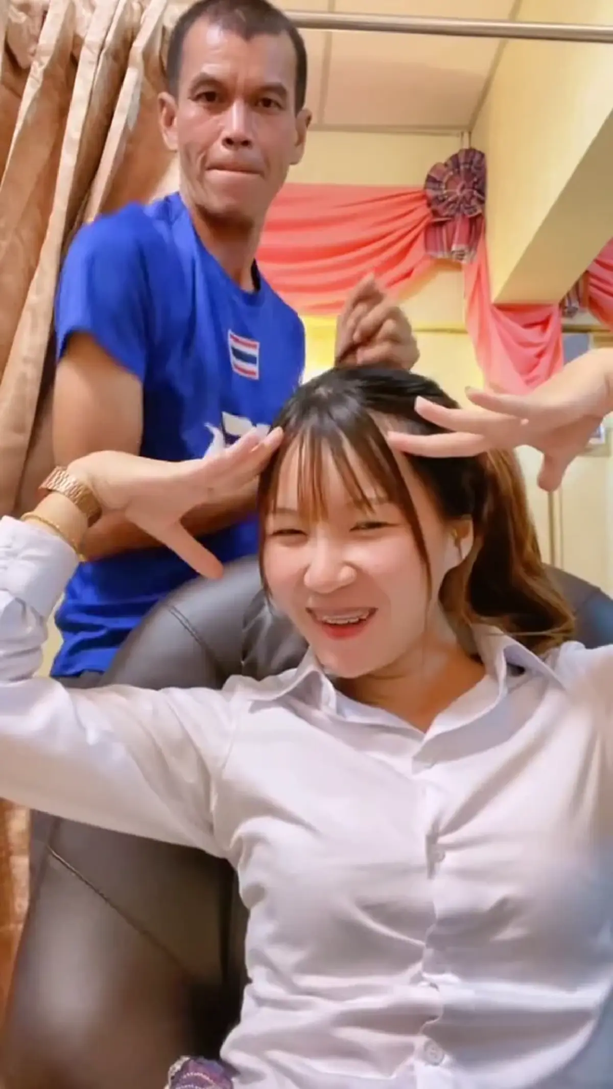 เปิดภาพ “น้องแอม” ลูกสาว “ยาว ลูกหยี” สวยเก่งทำงานสายการบิน