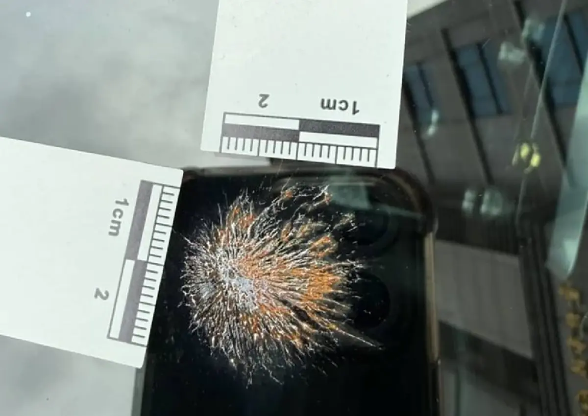 สาวตกใจ! เจอรอยปริศนาคล้ายกระสุนบนกระจกรถ ตอนเฉลยทำคาดไม่ถึง