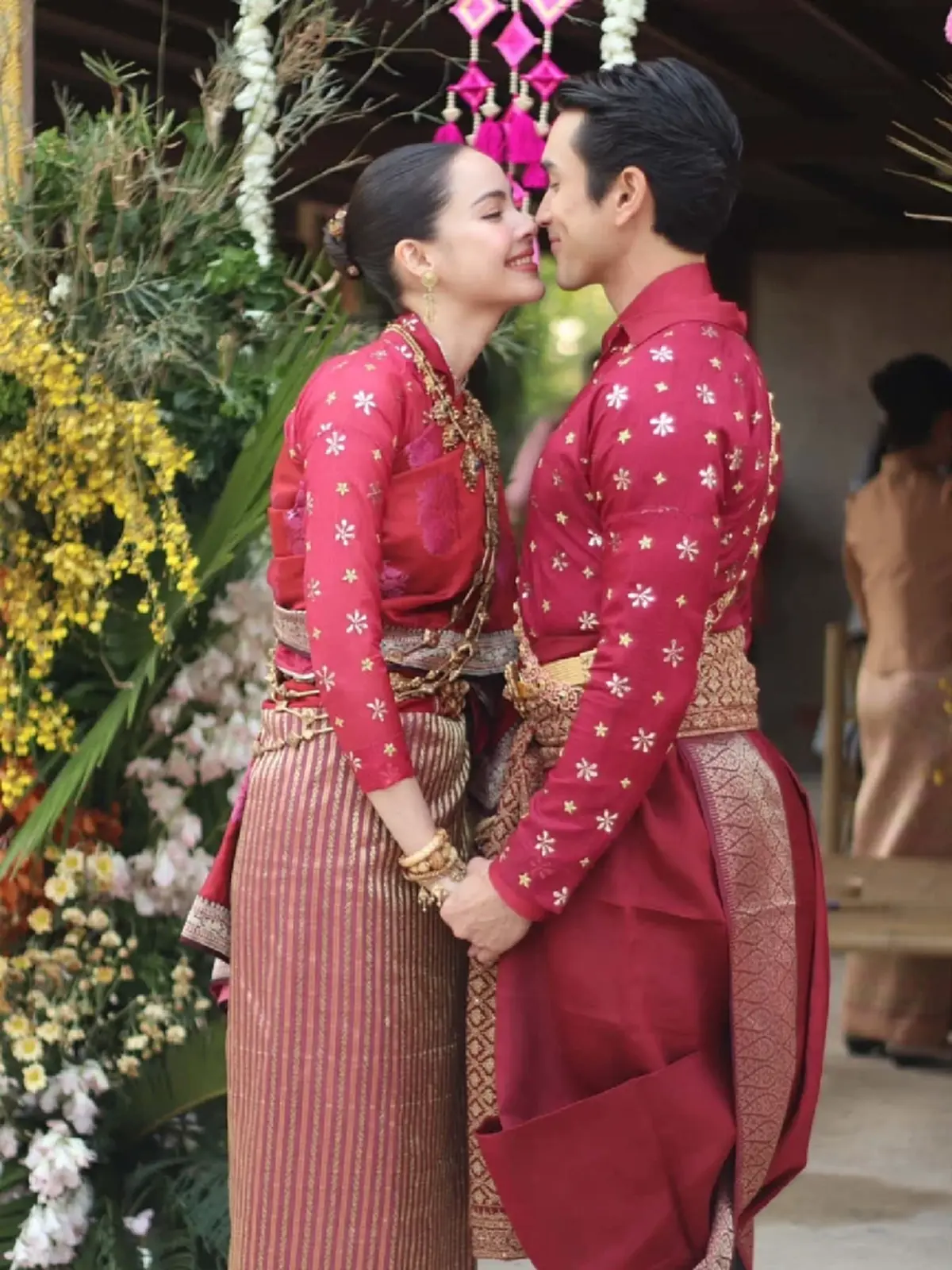 สมฐานะ เปิดคลังทองแท่งสินสอด "ณเดชน์" หอบมาสู่ขอ "ญาญ่า" จัดเต็ม