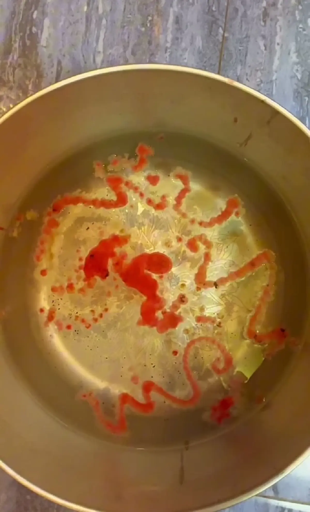 ส่อง เฟี้ยว์ฟ้าว โชว์เลขขันน้ำมนต์ แฟนๆฮือฮาเห็นเลขชัด