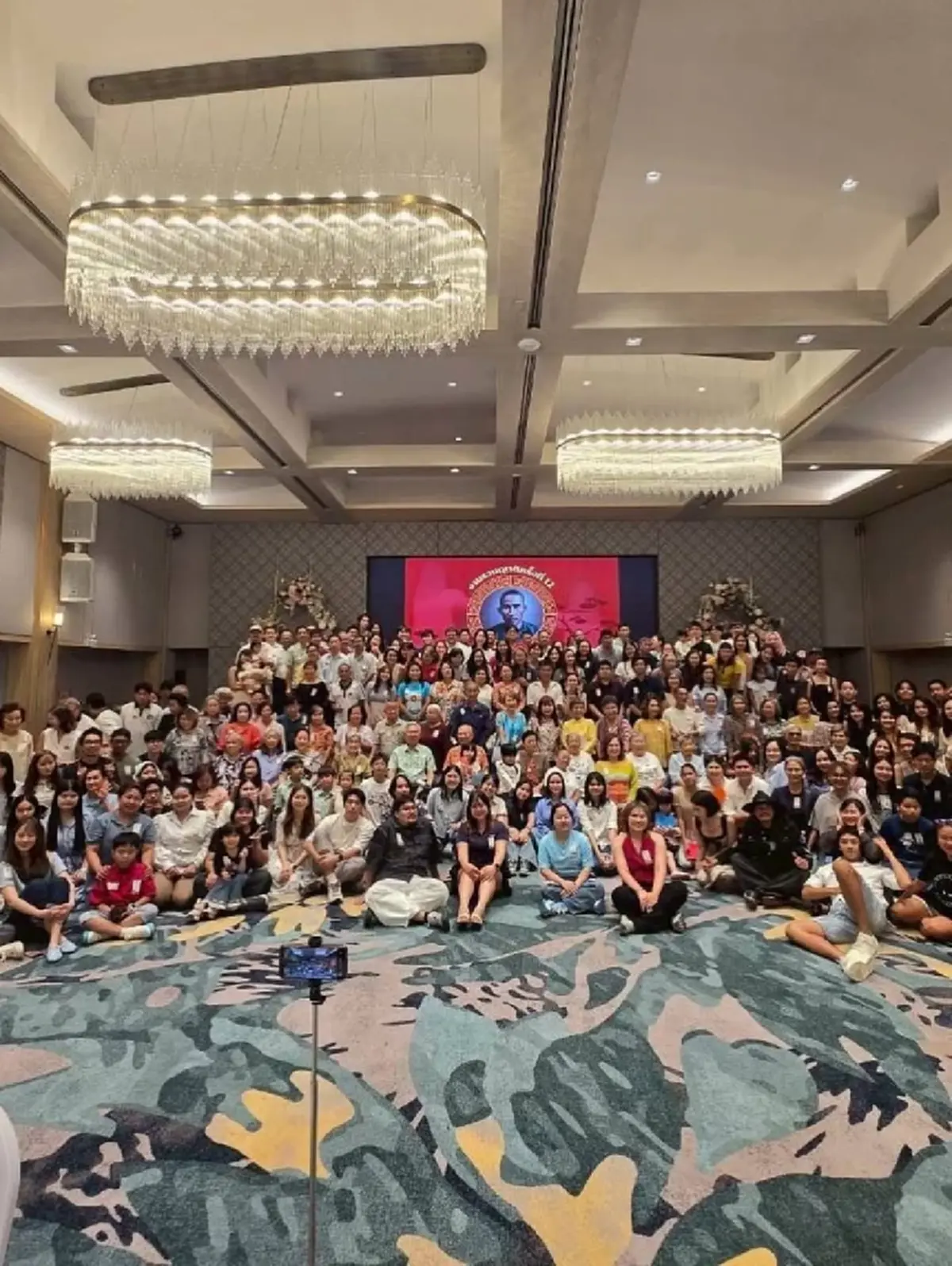  “นก จริยา” ควงลูกสาว “เจมี่-จีนส์” ร่วมงานใหญ่ที่ภูเก็ต สวยยกบ้าน