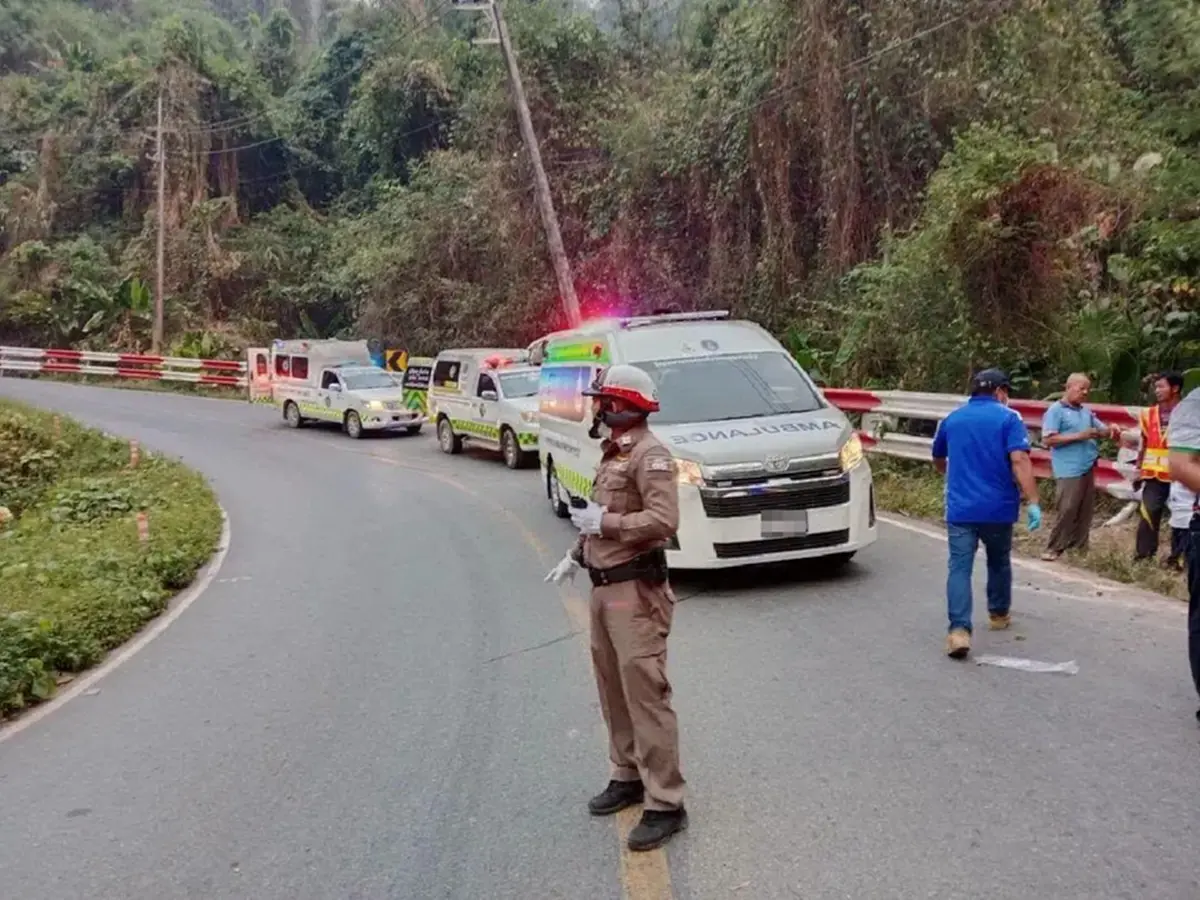 คนขับพูดแล้ว สาเหตุแท้จริงกระบะแหกโค้งสลดหมู่ 9 ศพที่ จ.น่าน