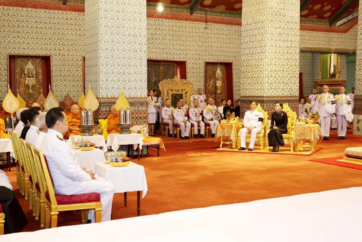 ทะเบียนรถพระที่นั่ง ในหลวง-พระราชินี เสด็จฯพระราชพิธีสงกรานต์