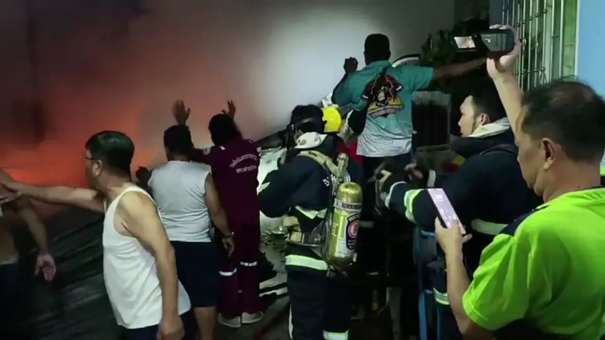 รวบหนุ่มหลอนยาเผาบ้านลามชุมชนลพบุรี ชาวบ้านอพยพวุ่น