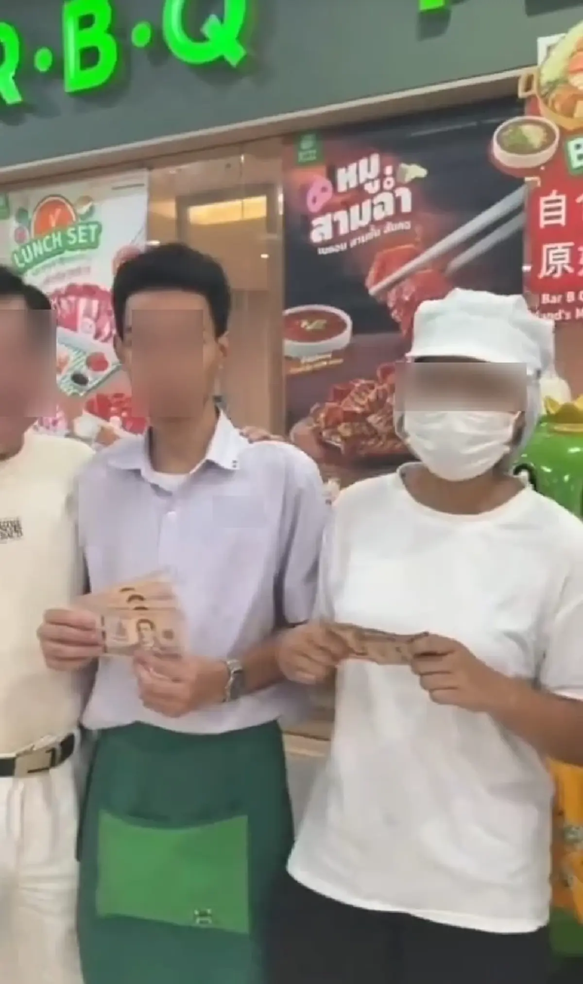 ระอุ ดราม่า "ทิปรวม" ขัดเจตนาผู้ให้ ร้านปิ้งย่างดัง รีบแถลงทันที