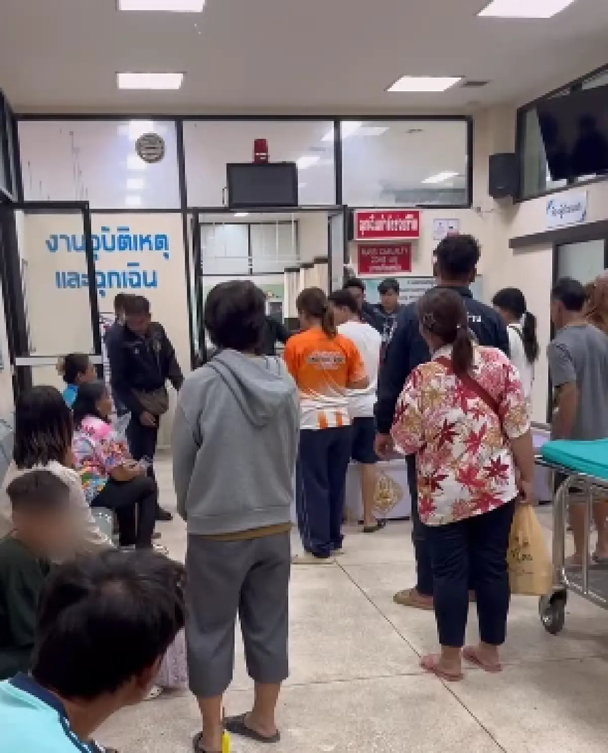 อาลัย 4 นักฟุตบอลเยาวชน ถูกกระบะชนดับ ขณะกลับจากเล่นน้ำสงกรานต์