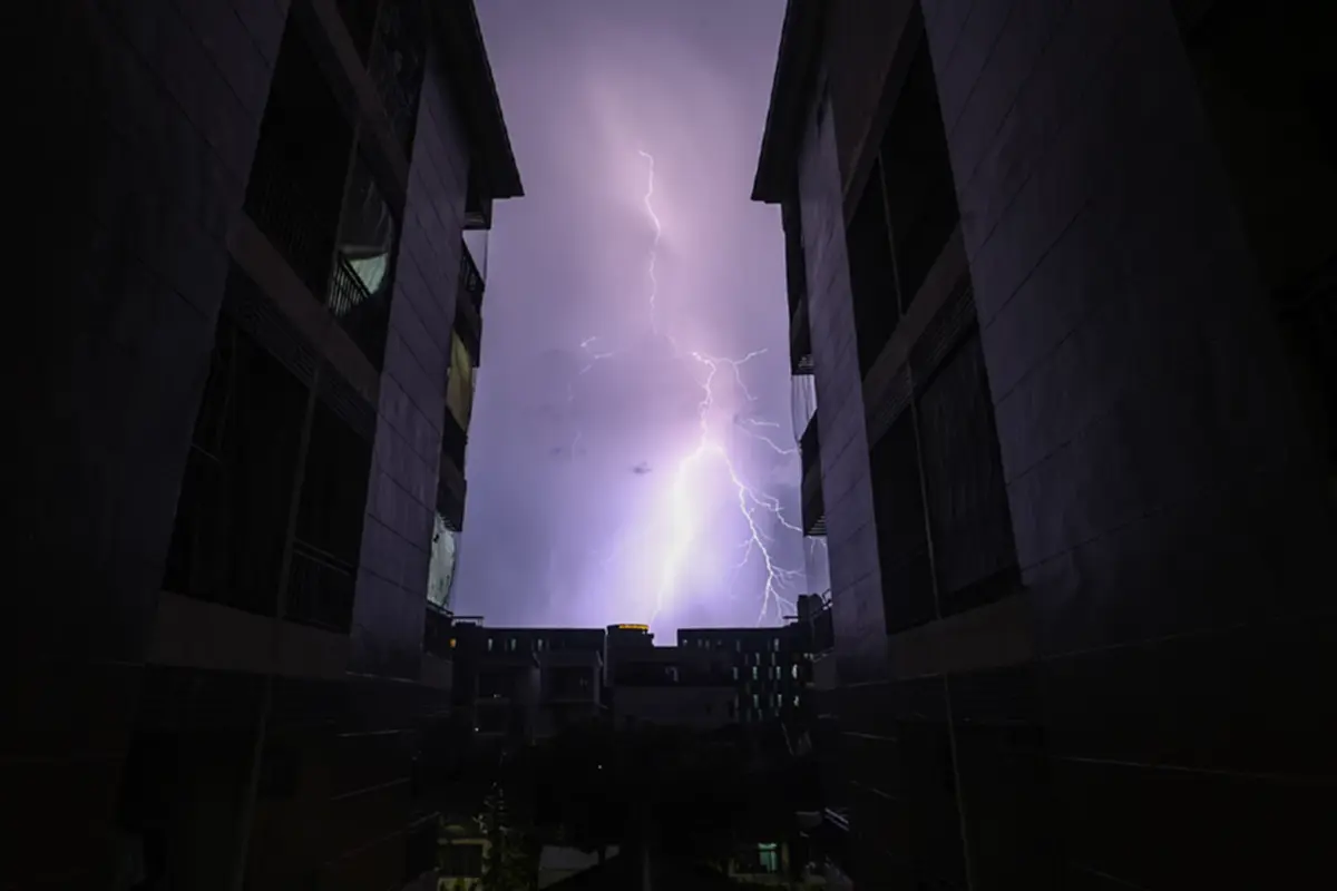 เตือน 46 จังหวัดโดนเต็มๆ พายุฤดูร้อนถล่มวันนี้ ฝนฟ้าคะนองอ่วม