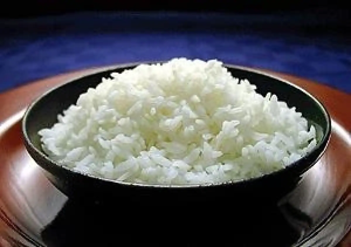 อย่าชะล่าใจ! ข้าวค้างคืนอุ่นซ้ำ เสี่ยงอาหารเป็นพิษไม่รู้ตัว