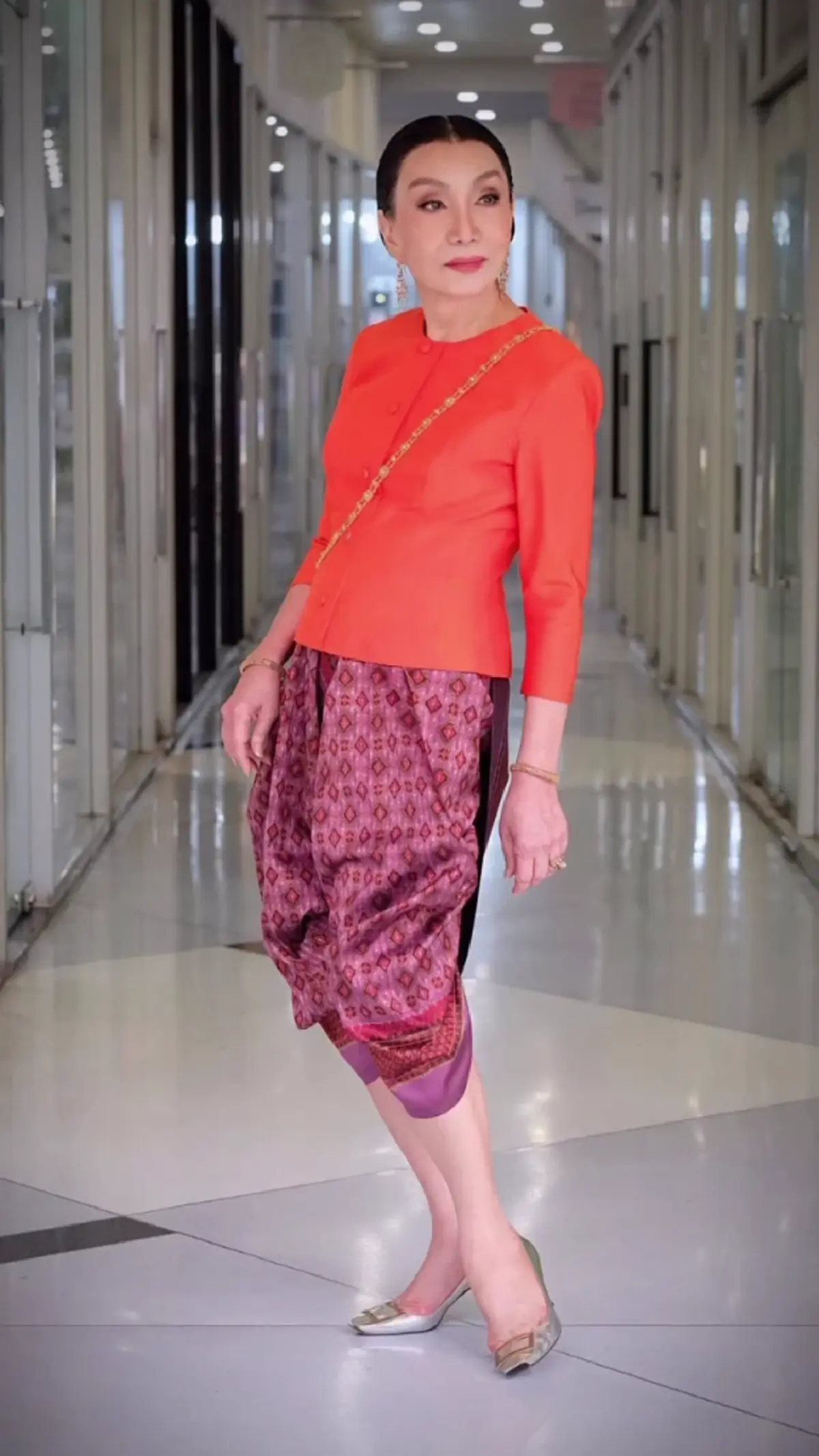 ฟาดนิ่มแต่เจ็บ “อรนภา กฤษฎี” ตอบดราม่าชุดส้ม จุดยืนชัดแบบตัวแม่